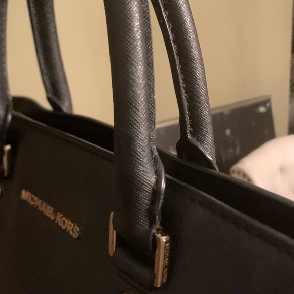 Michael Kors Handbag - Picture 7 of 8